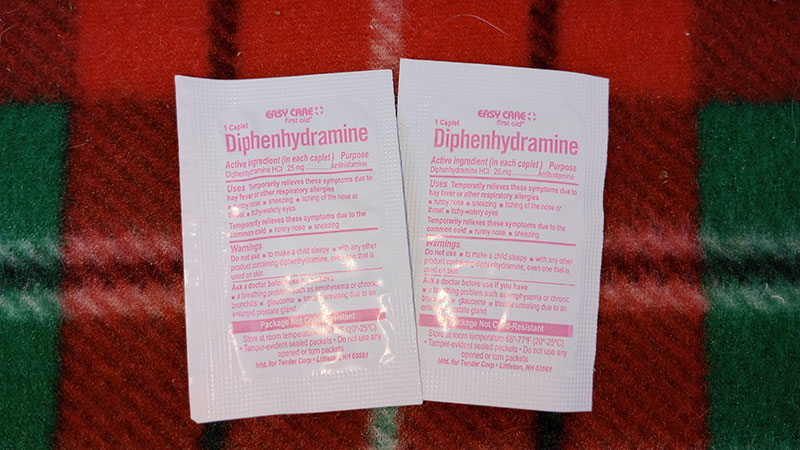 2 pouches of diphenhydramine