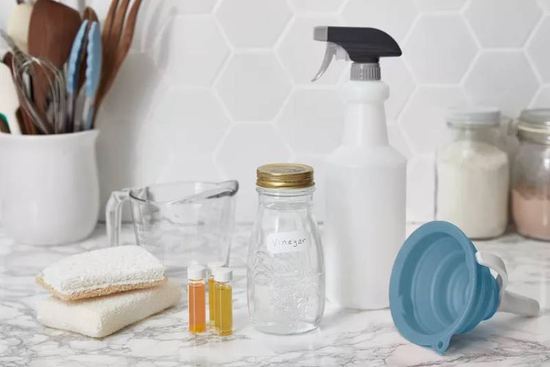 DIY vinegar spray for all-purpose cleaning