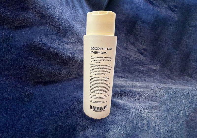 back of maxbone calming shampoo bottle