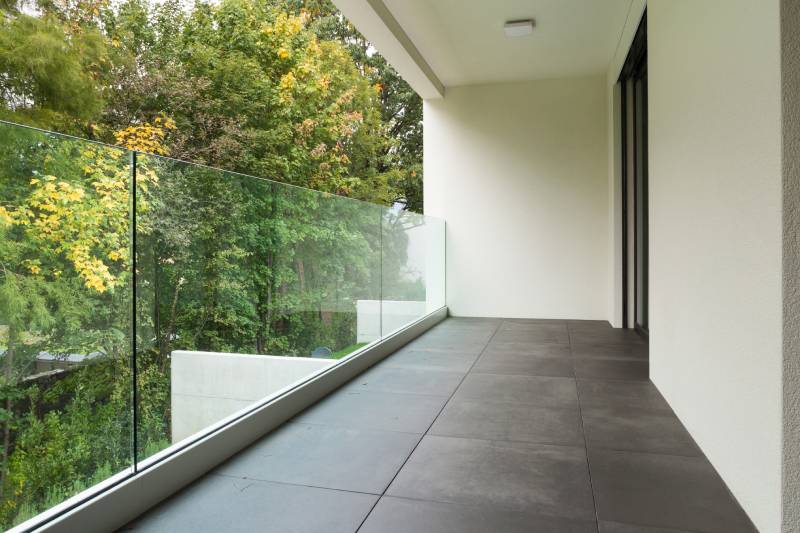 balcony with strong shatterproof glass