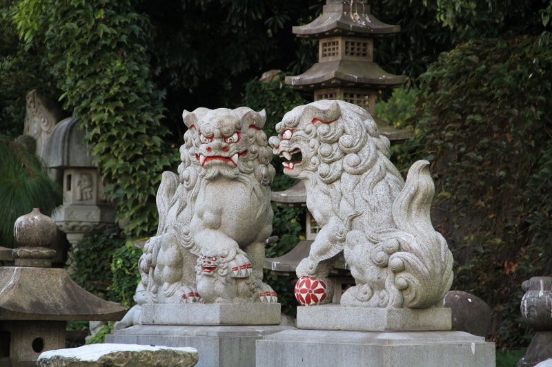 guardian lion dog statues
